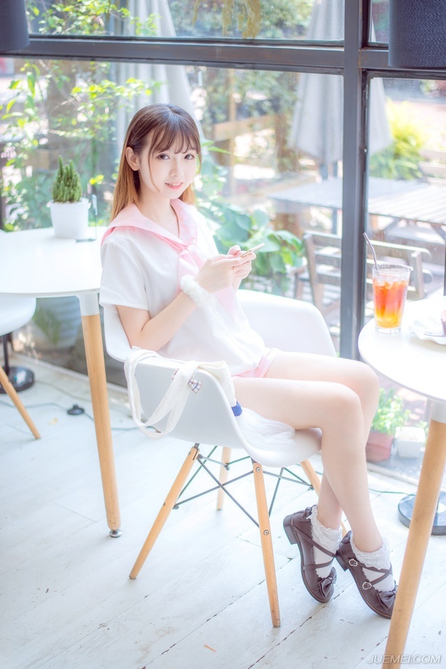 与此同时，已经回到荥阳的曹操，收到了刘备传来的消息，刘备要退兵了。